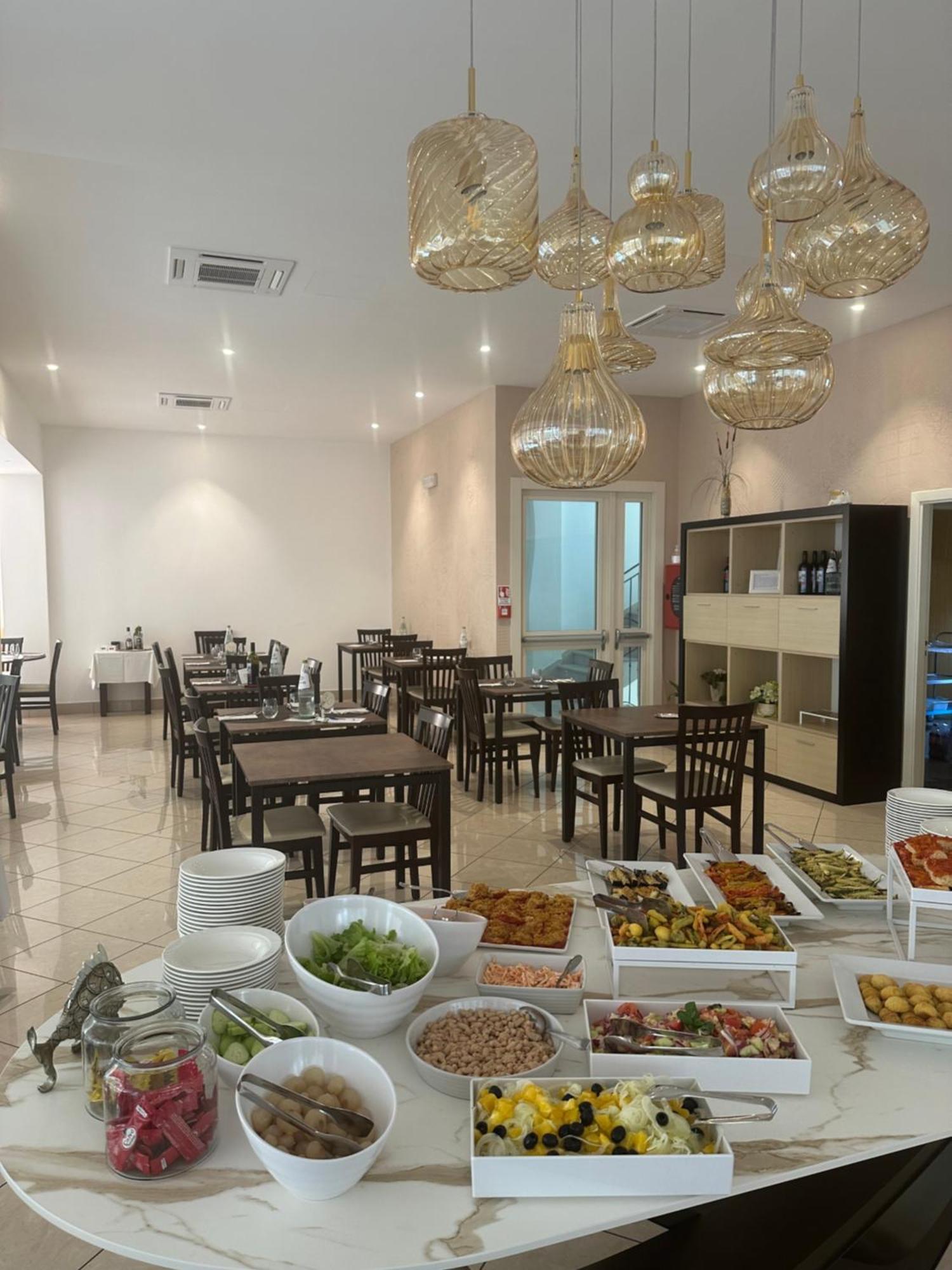 Hotel Villa Tosi เบลลาเรีย-อีเจอา มารีนา ภายนอก รูปภาพ