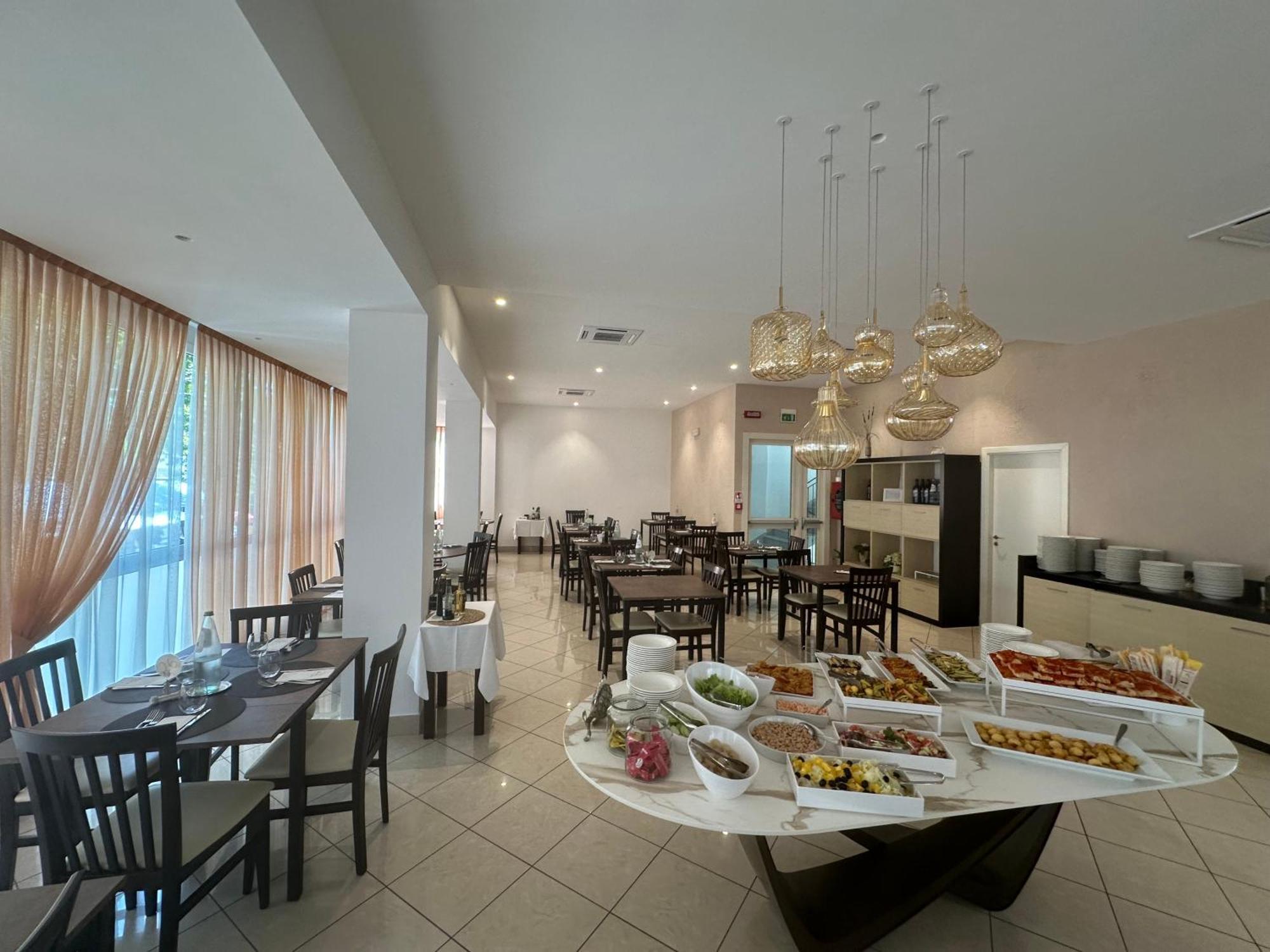 Hotel Villa Tosi เบลลาเรีย-อีเจอา มารีนา ภายนอก รูปภาพ