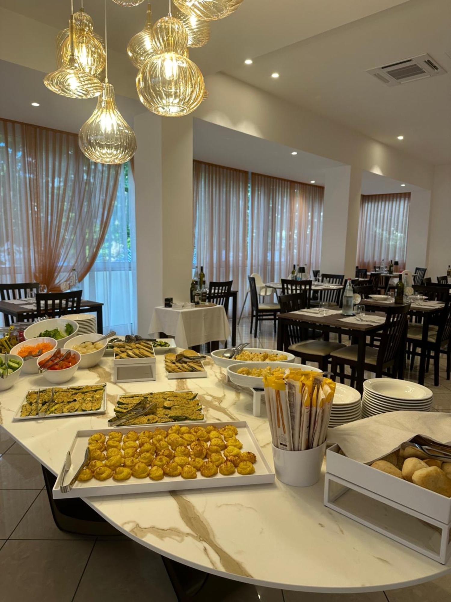 Hotel Villa Tosi เบลลาเรีย-อีเจอา มารีนา ภายนอก รูปภาพ